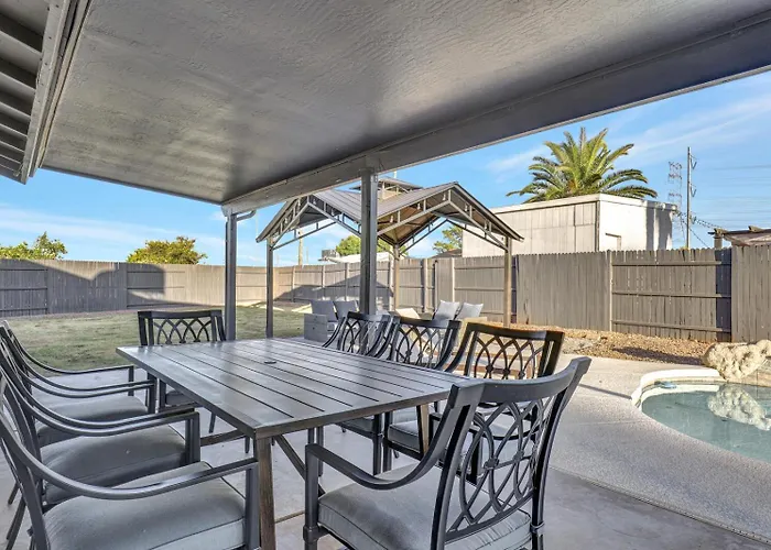 Casa - Your Oasis, Just Gorgeous! Holiday home